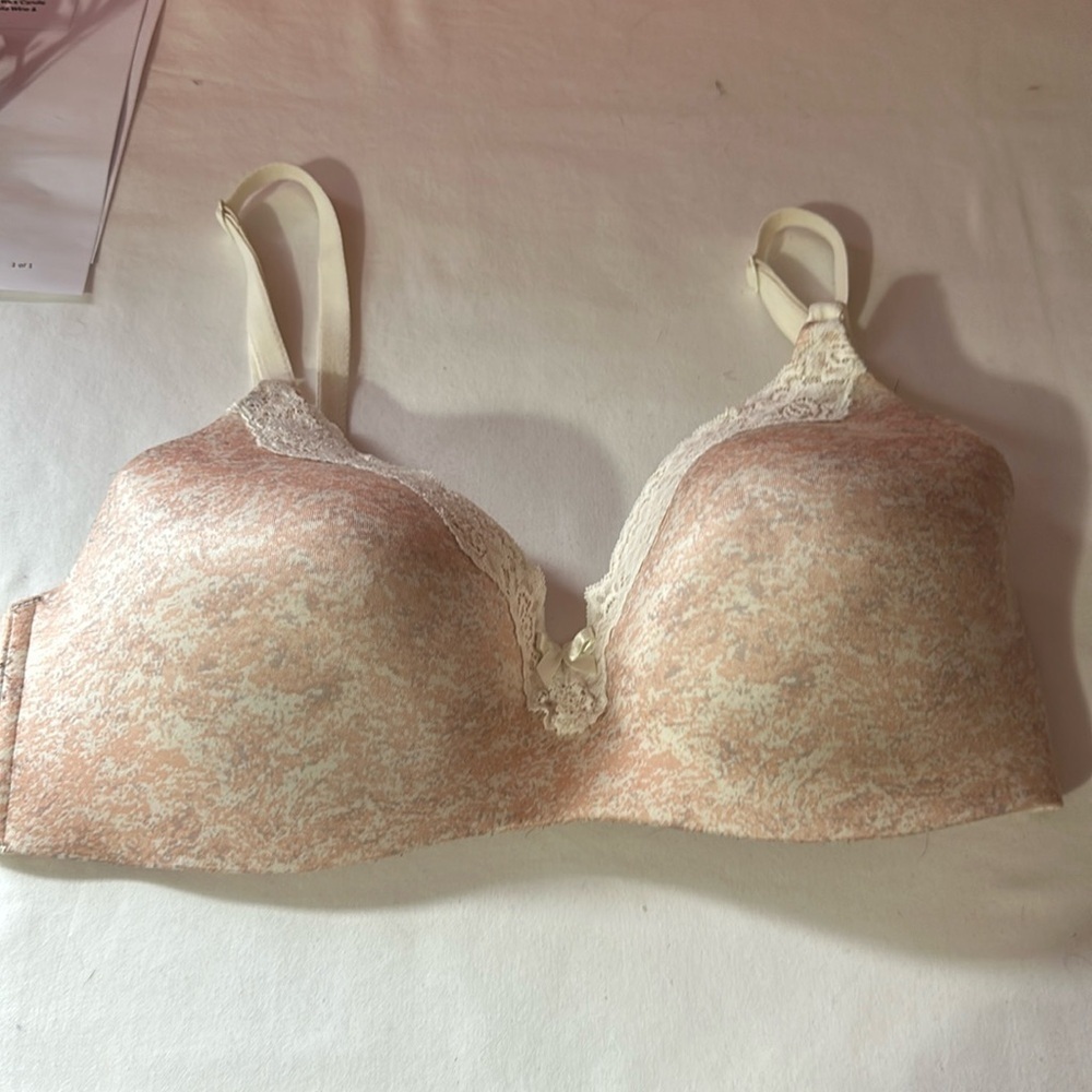 Maidenform 38 C bra